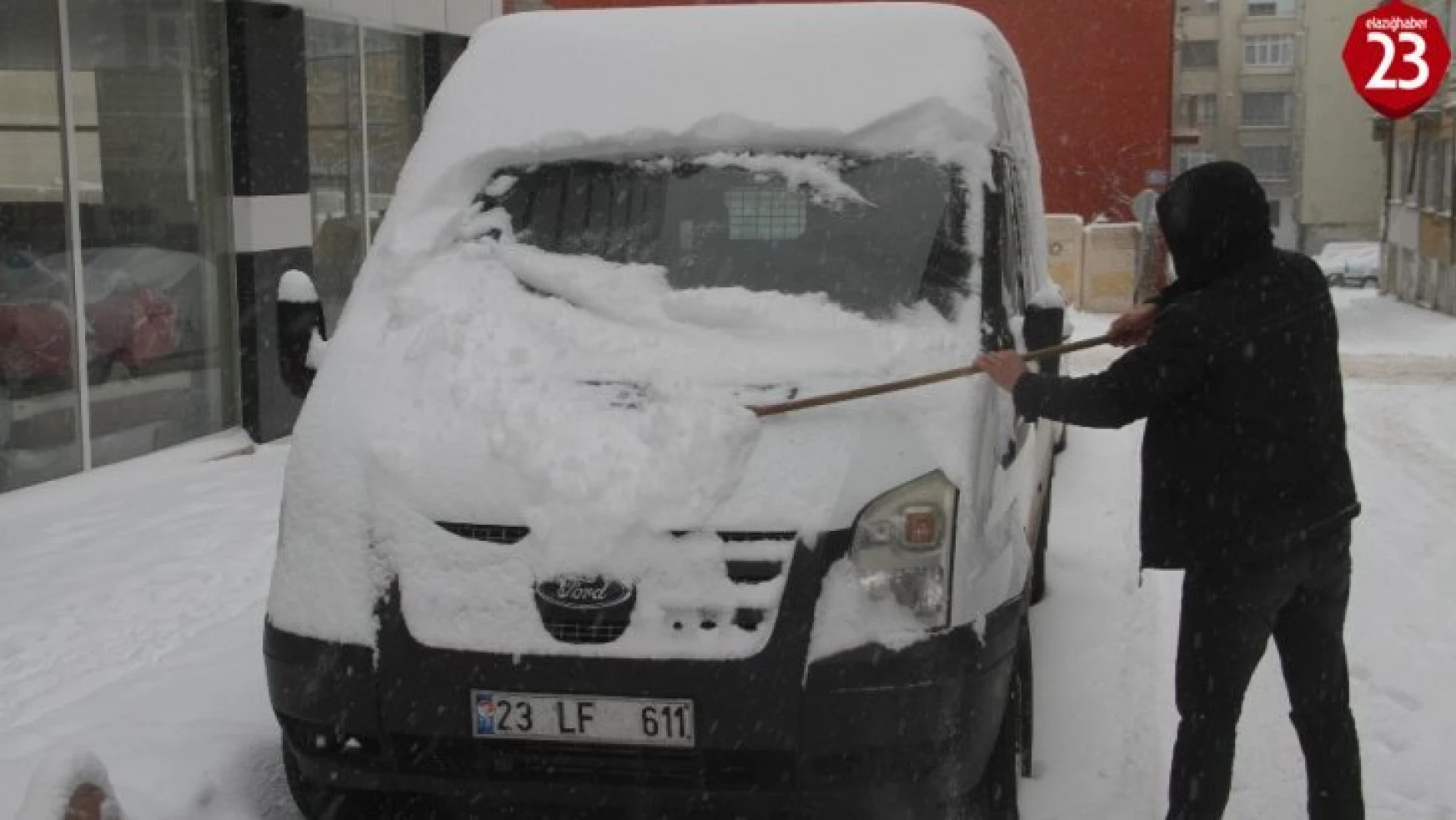 Elazığ'da yoğun kar nedeniyle hamile ve engellilere idari izin