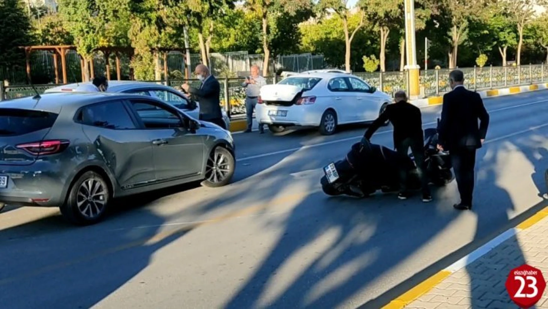 Cumhuriyet Mahallesinde Zincirleme Trafik Kazası, 1 Yaralı