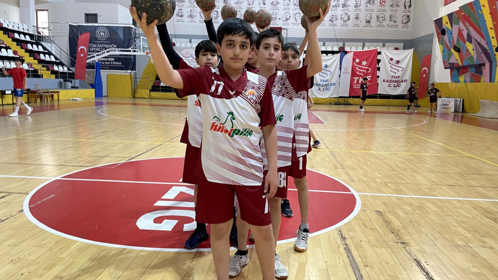 Elazığ'ın Küçük Erkekler Hentbol takımı Türkiye Şampiyonası İçin Hazırlanıyor