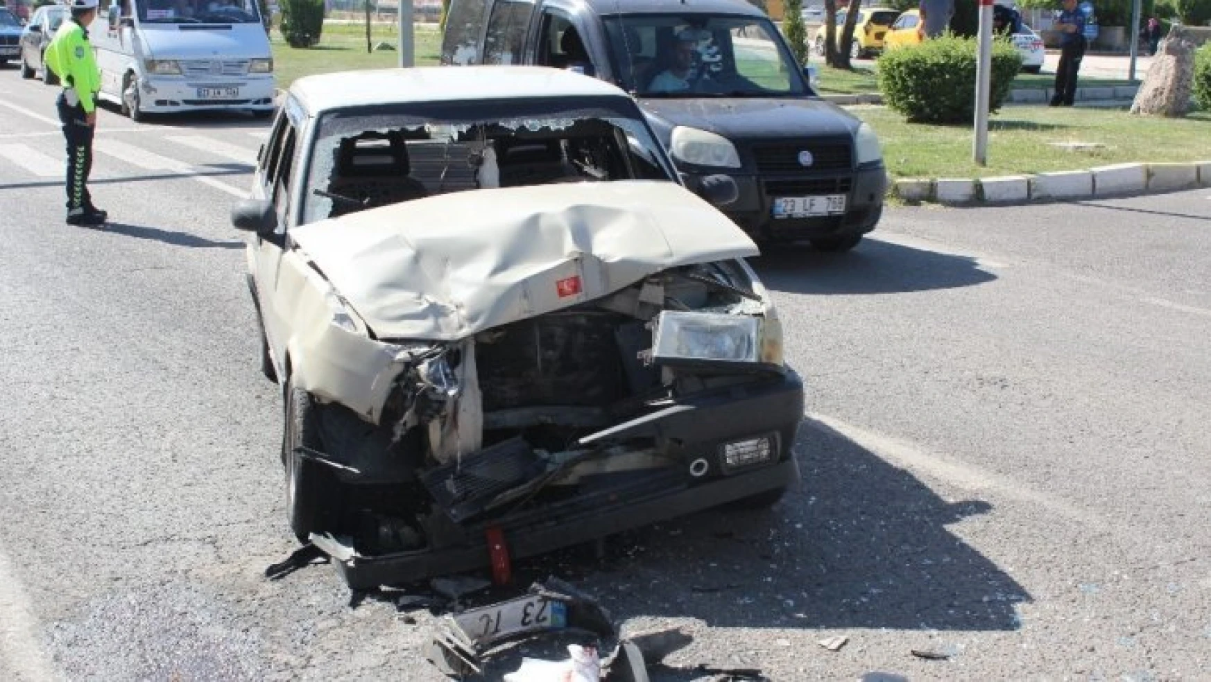 Otogar Kavşağında Trafik Kazası, 3 Yaralı