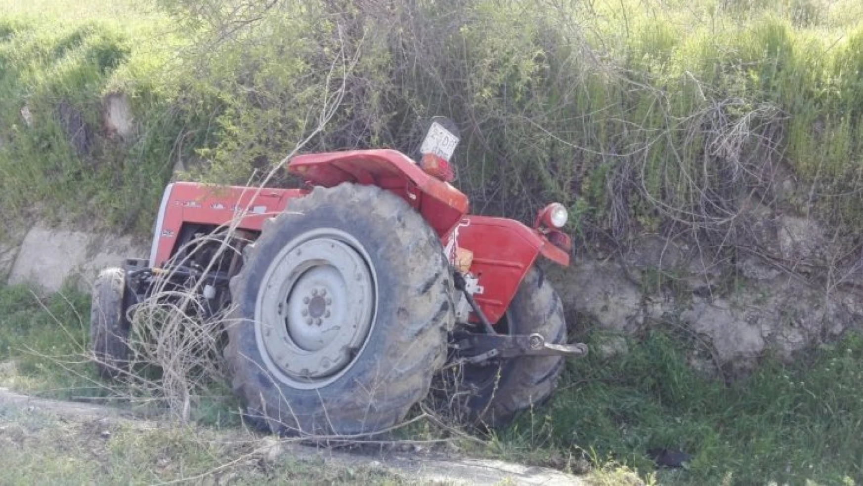 Cip Köyünde Traktör Kazası, 1 Ölü, 1 Yaralı