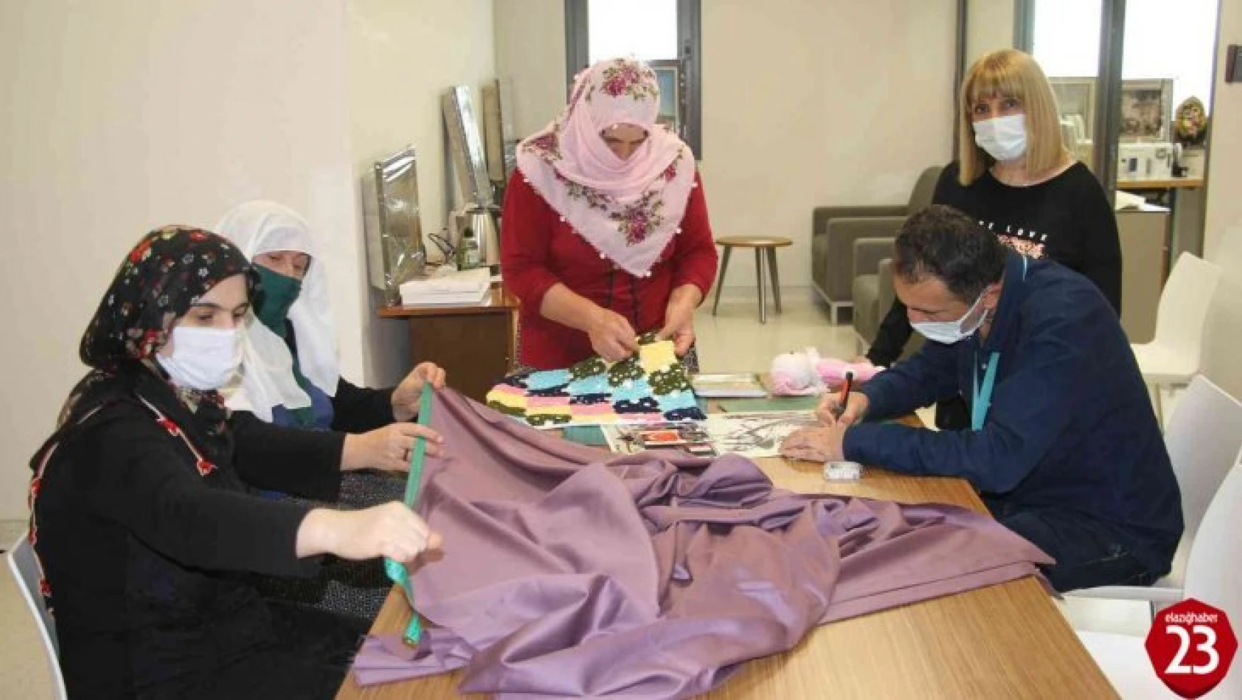 Fethi Sekin Şehir Hastanesinde açılan el sanatları kursu, vatandaşların ekmek kapısı oldu