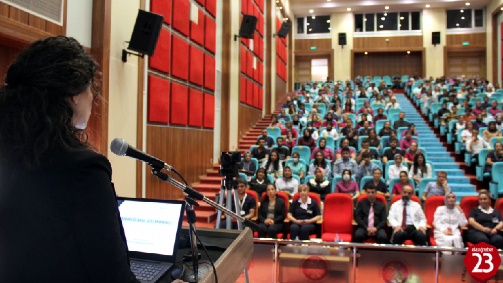 Fırat Üniversitesi Hastanesinde, Hemşirelikte Güçlendirme Konulu Bir Konferans Verildi
