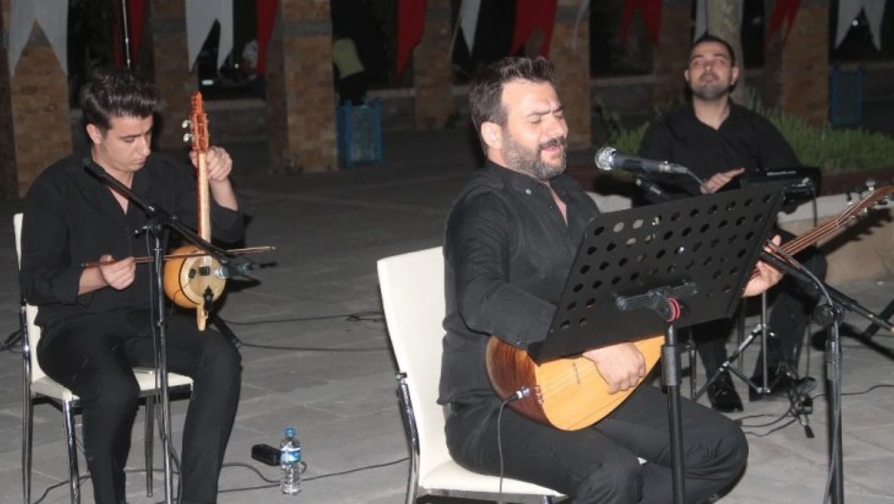 Fırat Üniversitesinde Kahramanlık Türküleri Konseri