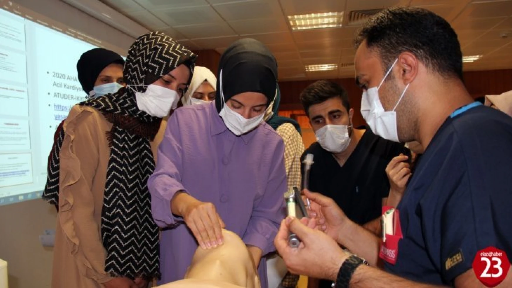 Fırat Üniversitesi Hastanesinde Göreve Yeni Başlayan Sağlık Çalışanlarına CPR Eğitimi Verildi