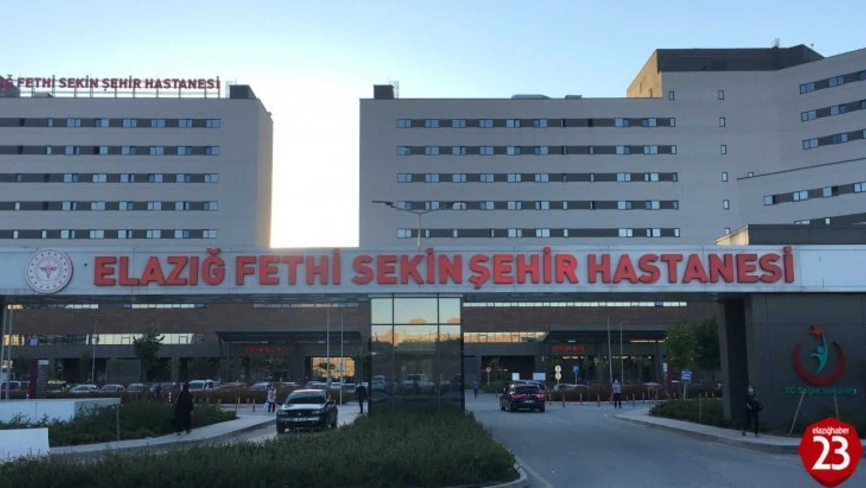 Elazığ Şehir Hastanesinde Görev Yapan Genç Hemşire Kalbine Yenik Düştü