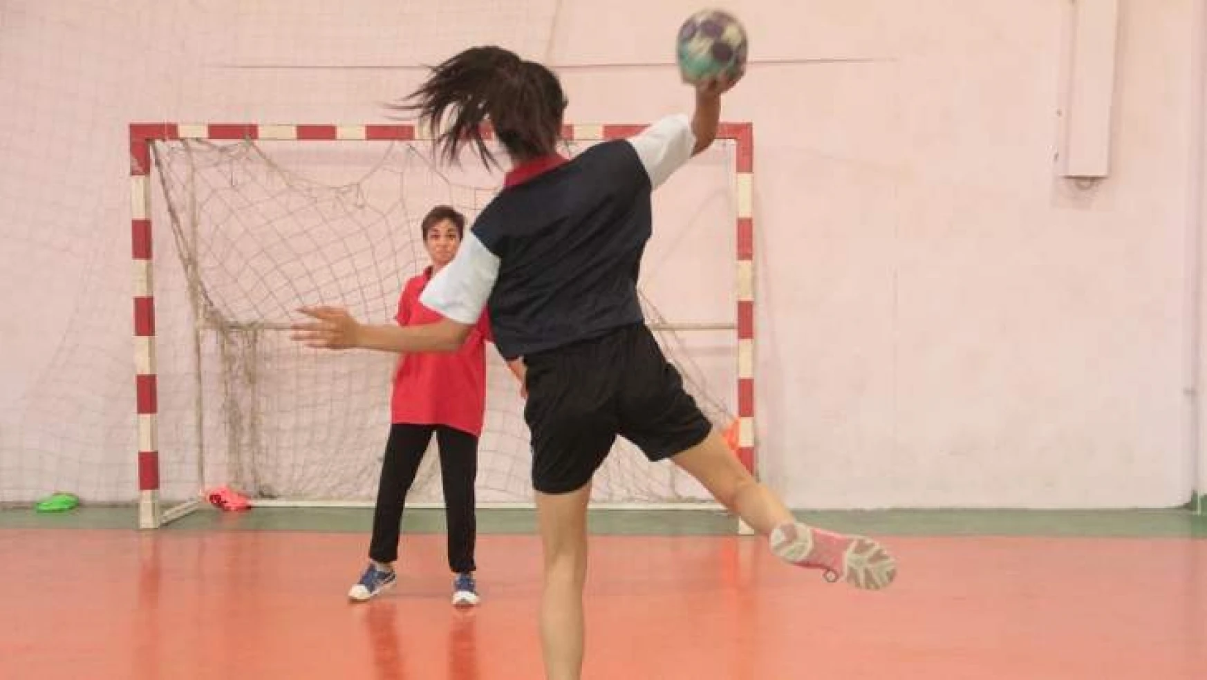 Elazığ Kadın Hentbol Takımının Hedefi Süper Lig