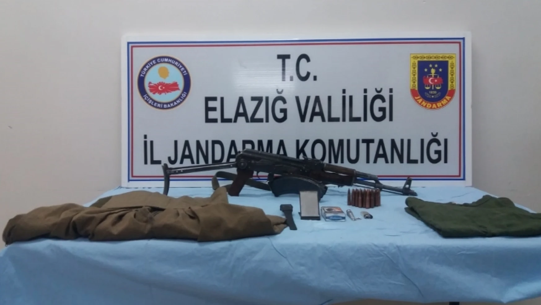 Alacakaya'da 1 Terörist Silahıyla Sağ Yakalandı
