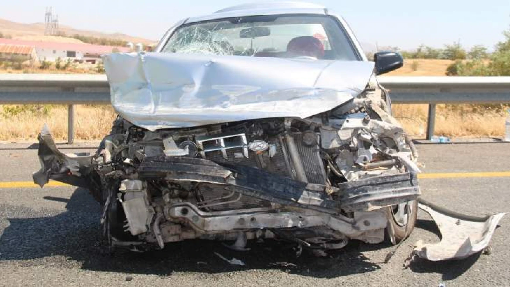 Elazığ Malatya Yolunda Trafik Kazası 4 Kişi Yaralandı