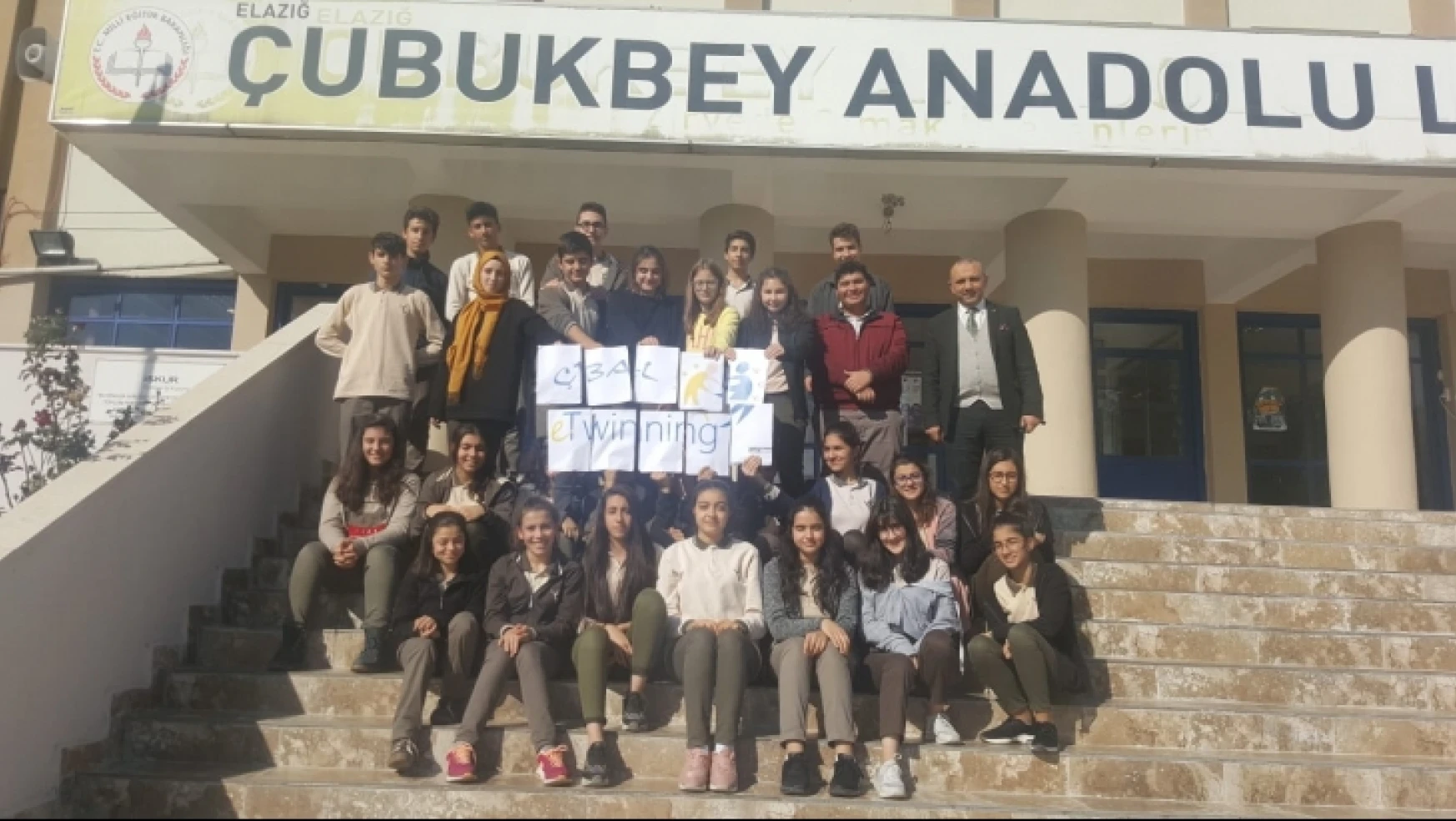 Çubukbey Anadolu Lisesi Hazırladığı Projeleriyle Adından Söz Ettiriyor