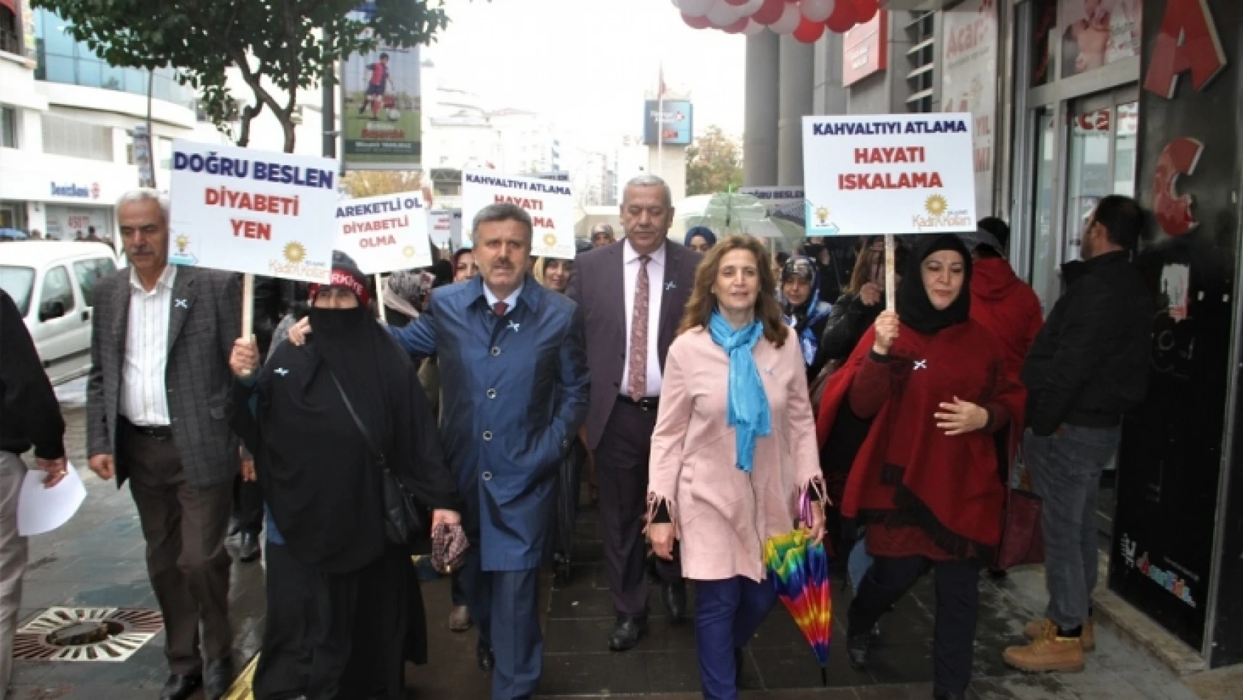 Elazığ'da, 14 Kasım Dünya Diyabet Günü Yürüyüşü
