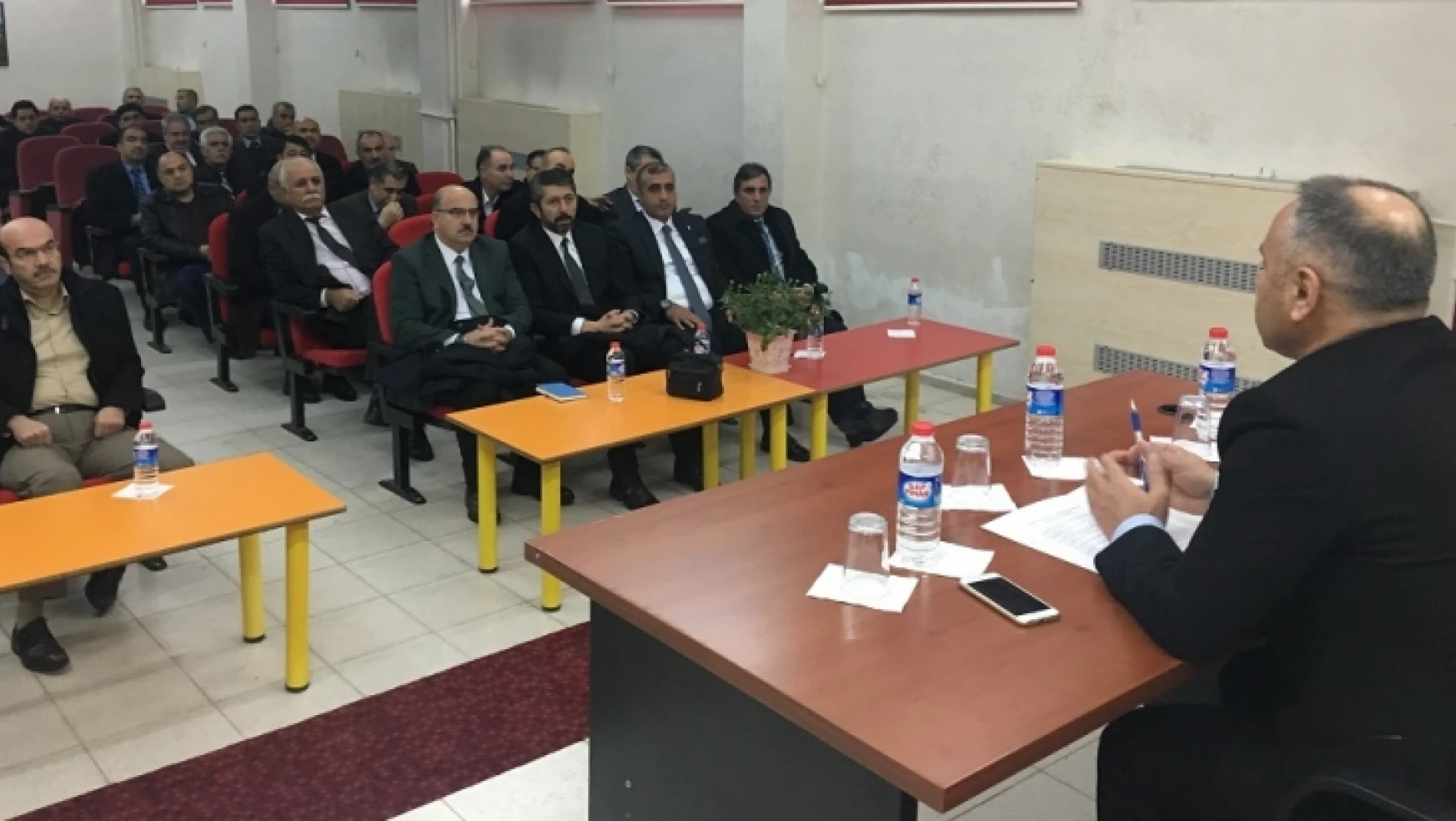 Elazığ'da İlkokul Müdürleri İle Değerlendirme Toplantısı Yapıldı