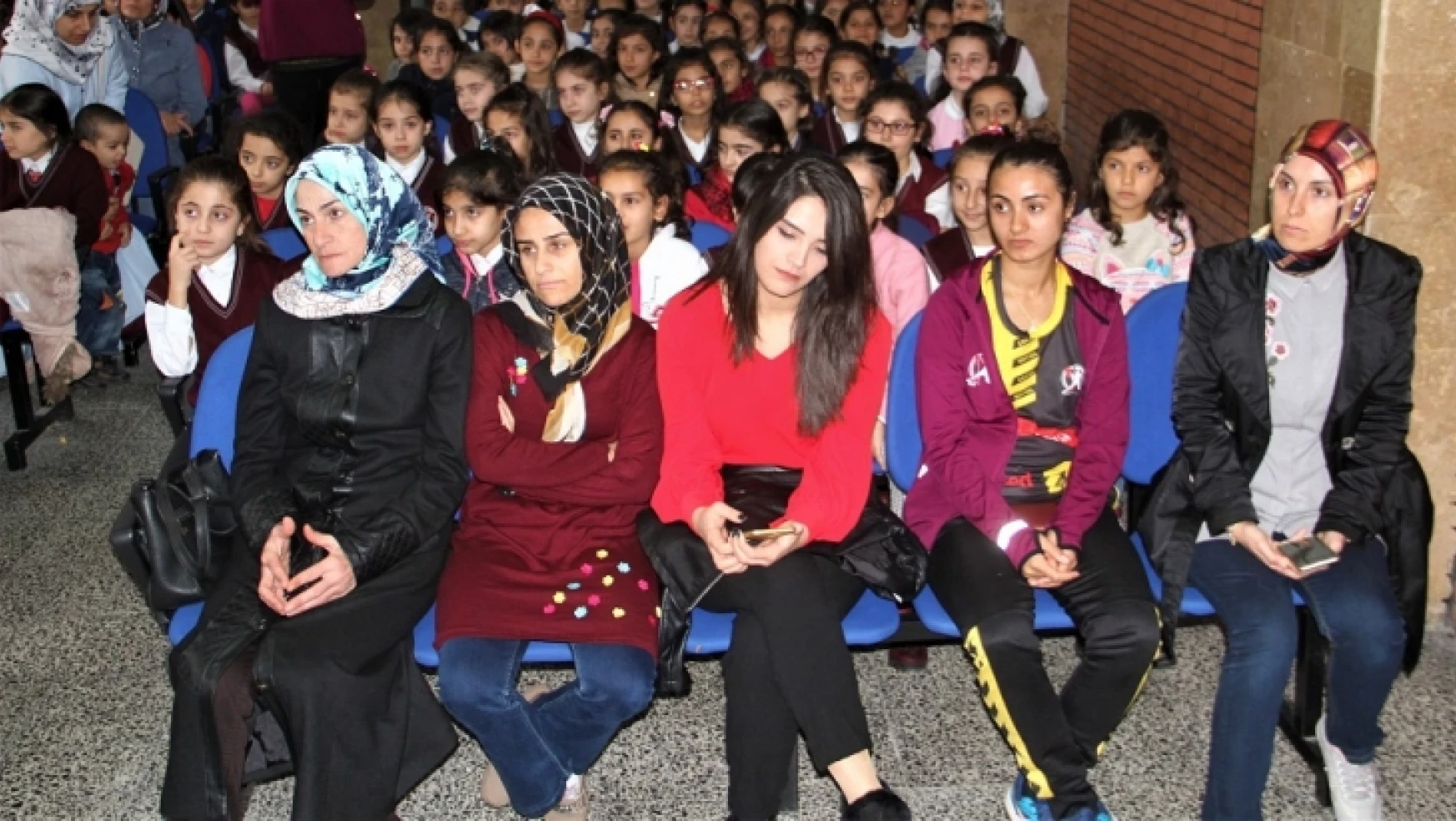 Elazığ'da Küçük Yüreklerden Bilinçli Annelere Projesi