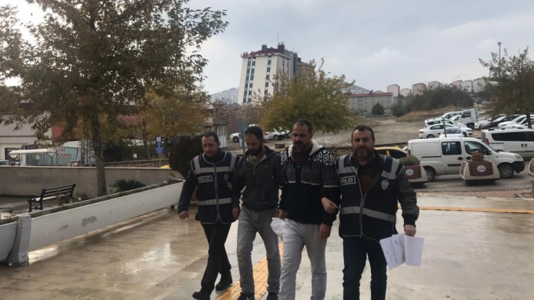 Elazığ'da Oto Hırsızı Kardeşler Yakalandı