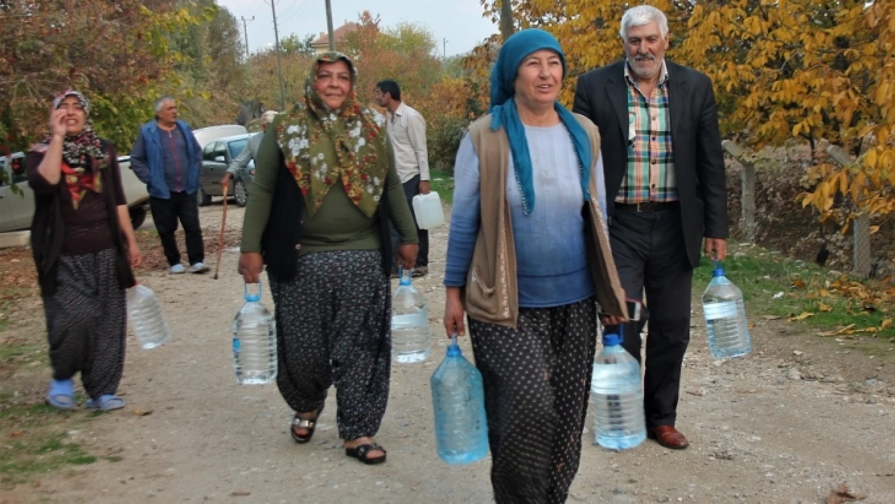 Poyraz Köyü Taşıma Suyla Hayatını Sürdürüyor