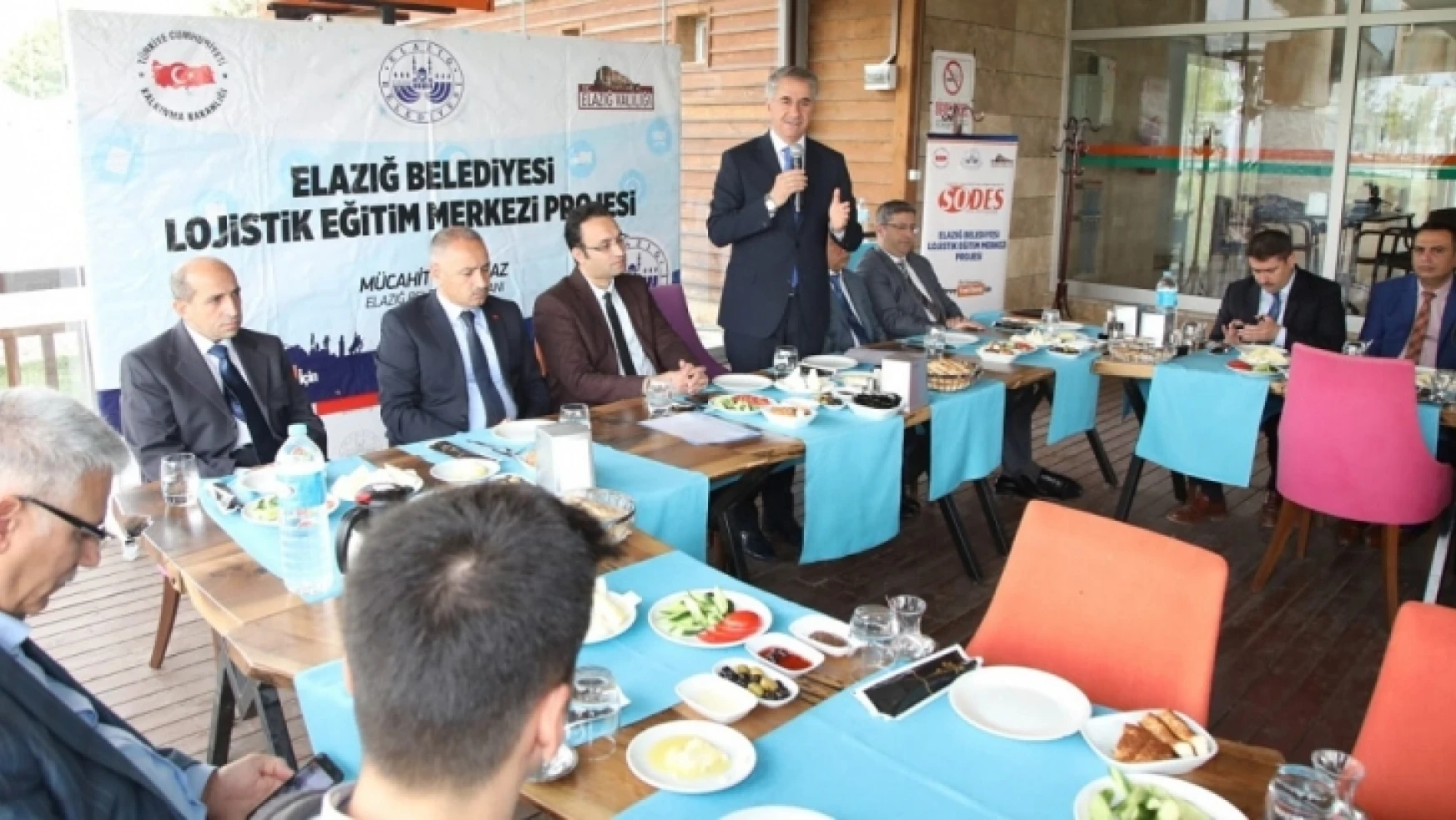 Elazığ'da Lojistik Eğitimi Alan 24 Kursiyere Sertifikasını Aldı