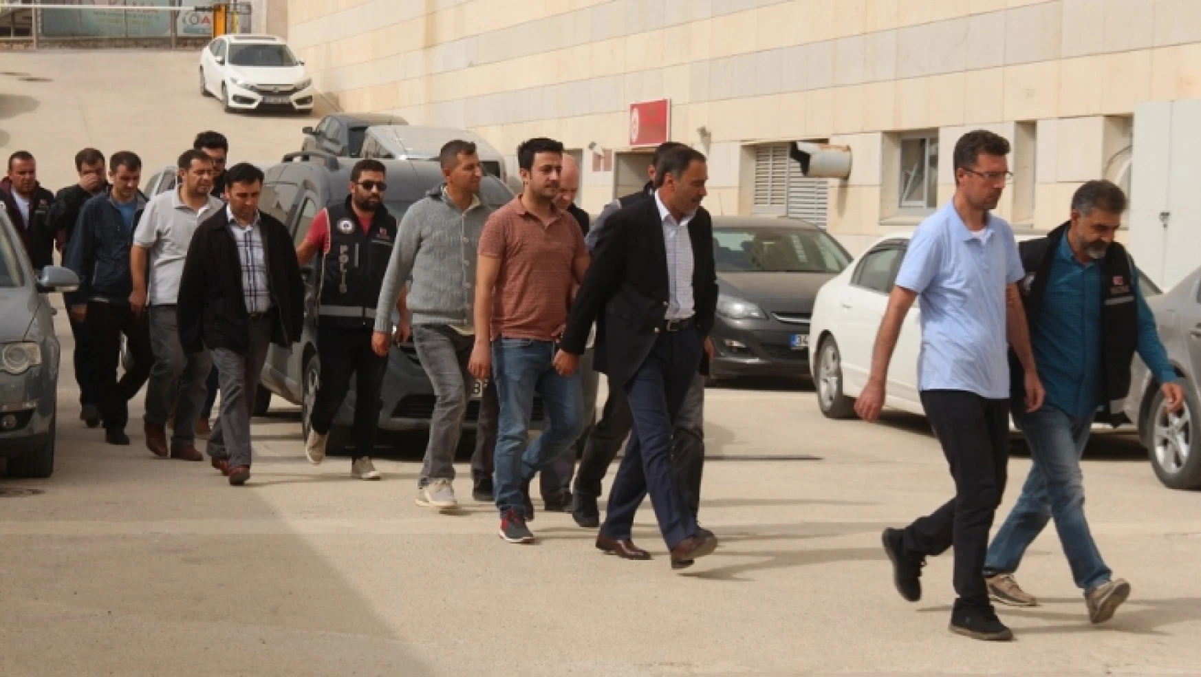 Elazığ'da FETÖ Operasyonu, 8 Şüpheli Adliyeye Sevk Edildi