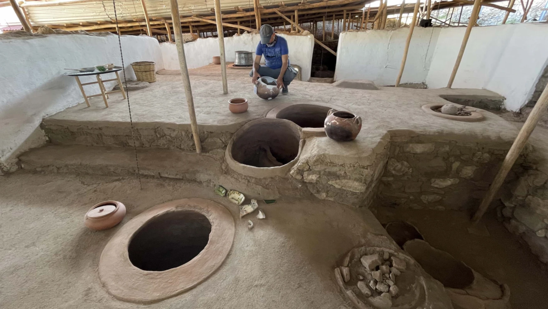 Harput Kalesi'nde Yaklaşık 1000 Yıllık Olduğu Düşünülen Saray Mutfağı Bulundu