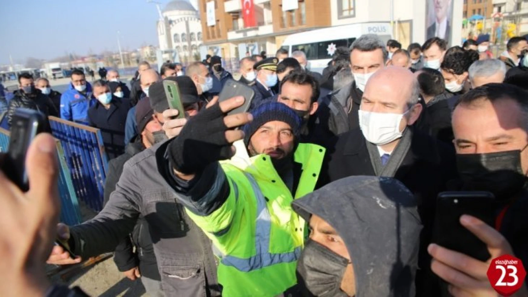 İçişleri Bakanı Süleyman Soylu, 8 bininci deprem konut teslim töreni için Elazığ'da