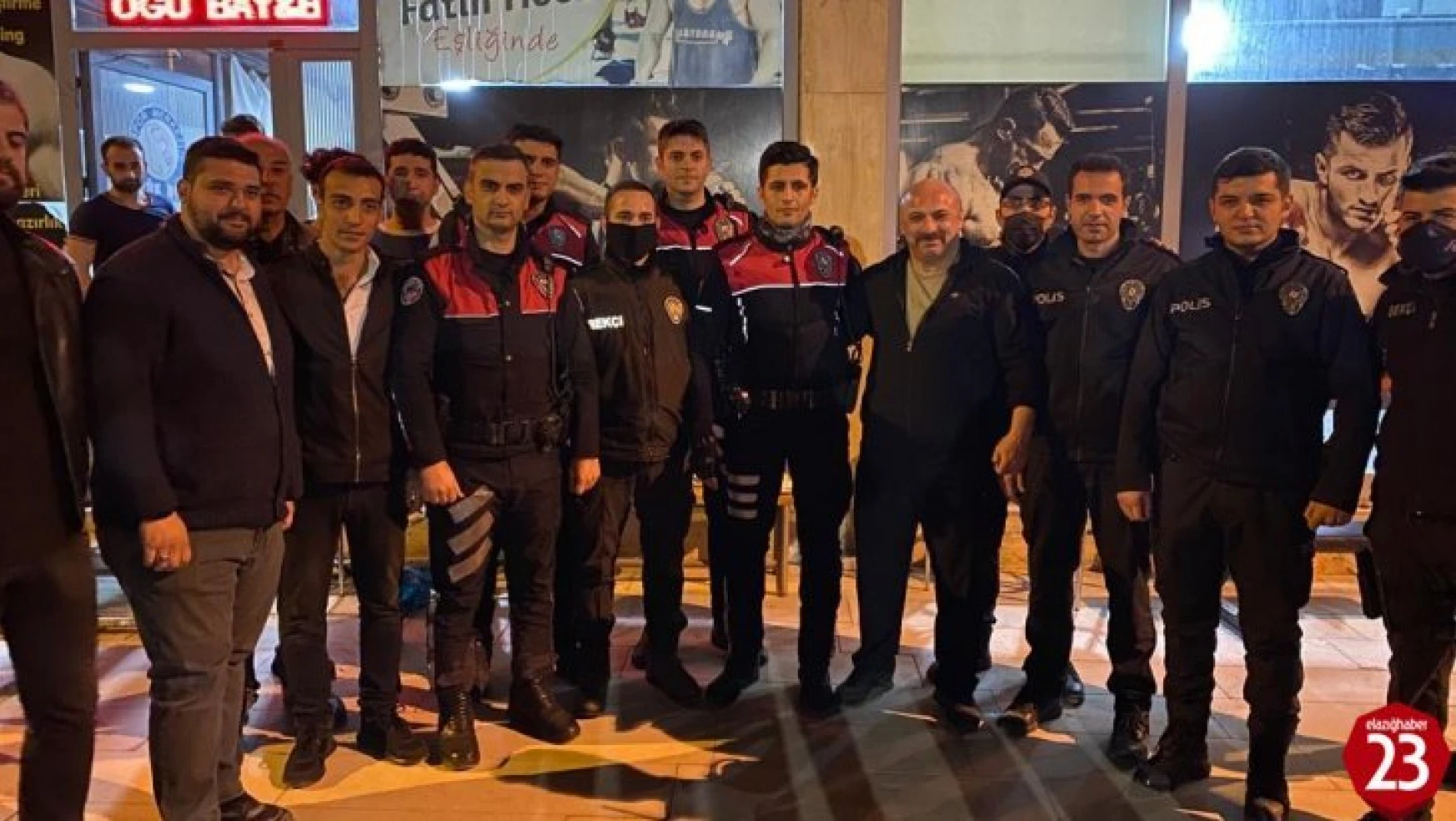 Elazığ'da Kavga İhbarına Giden Polise Davul ve Klarnet Eşliğinde Halaylı Sürpriz