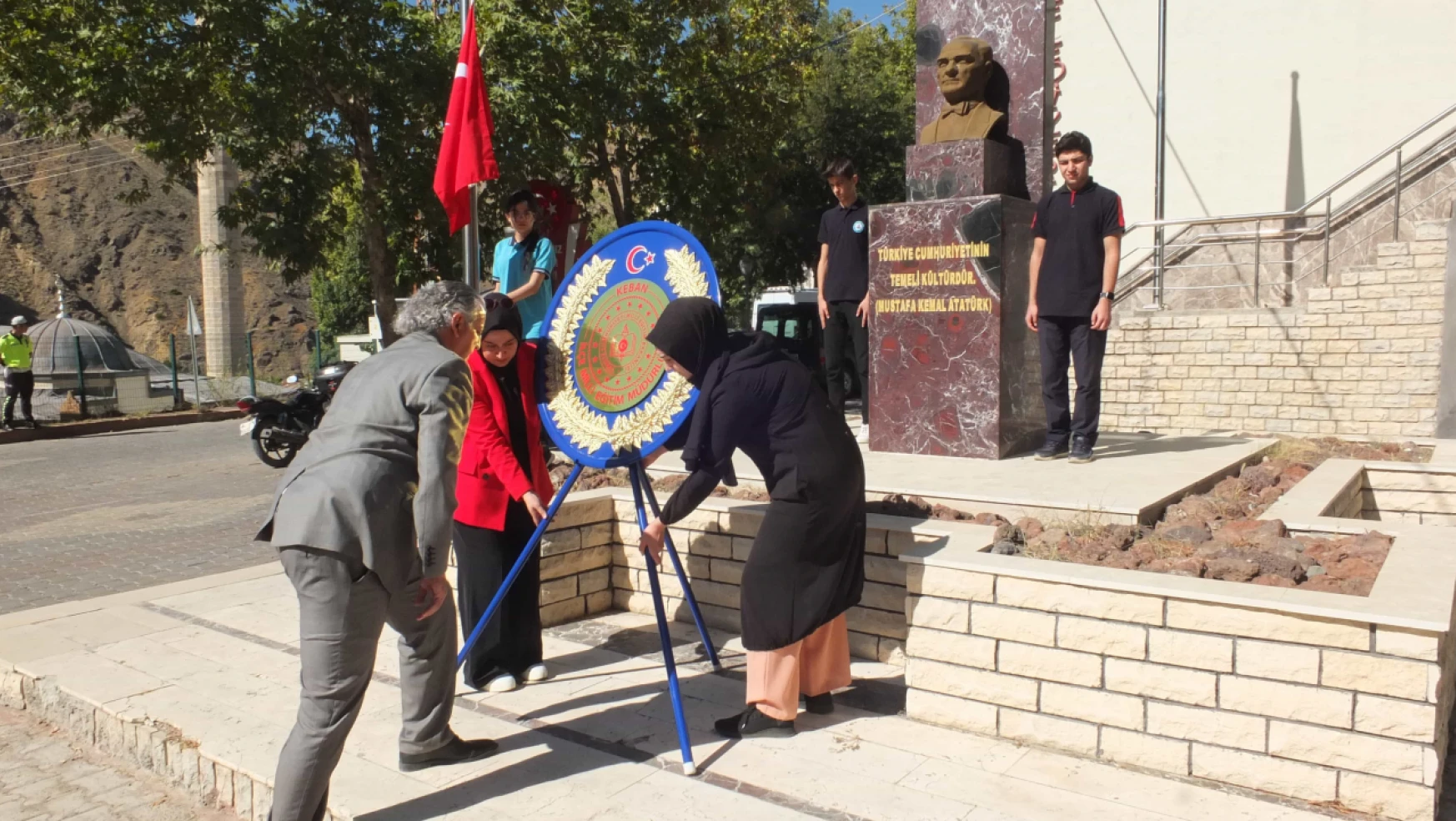 Keban'da İlköğretim Haftası Dolayısıyla Tören Düzenlendi