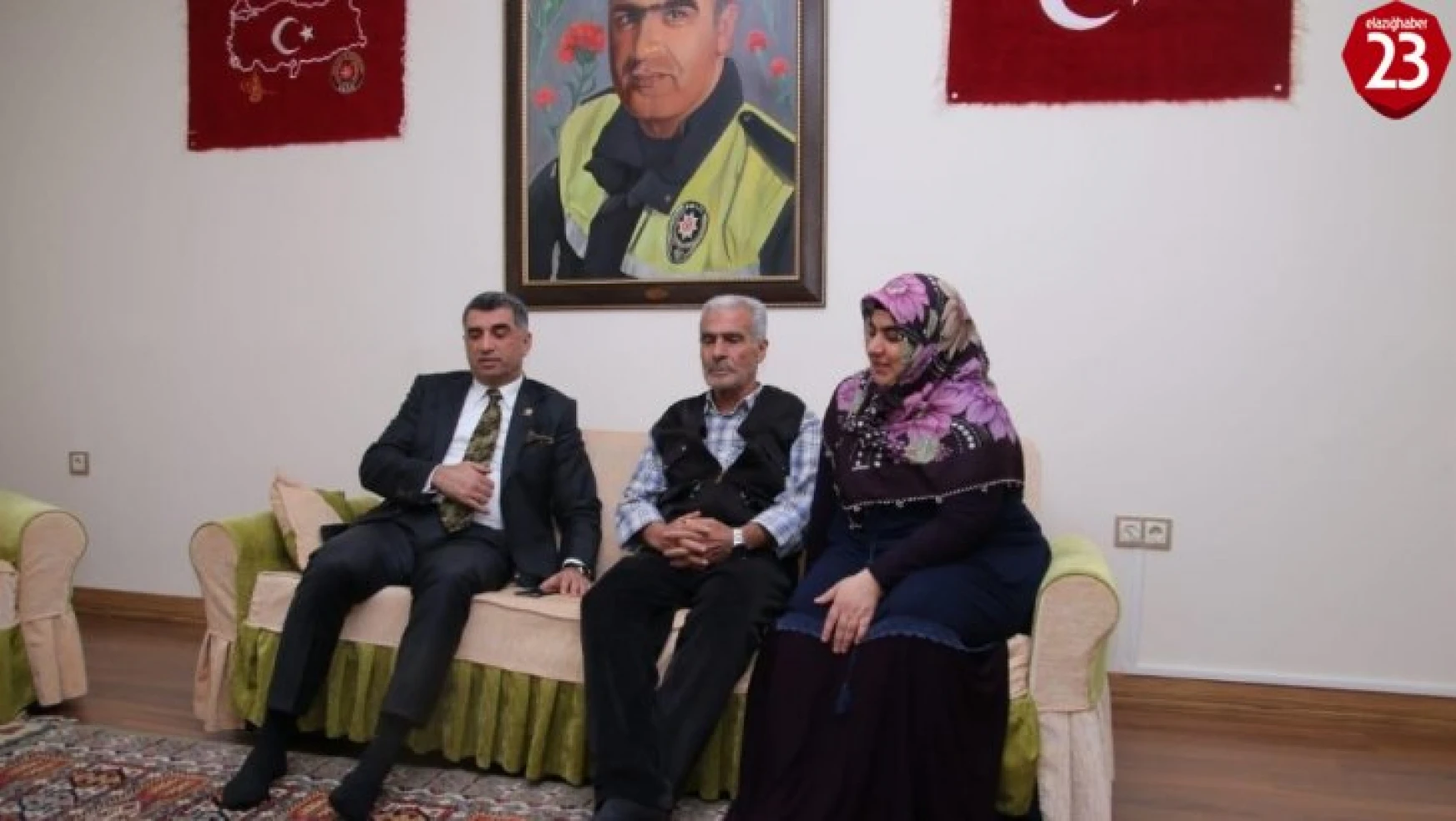Kılıçdaroğlu, şehit Fethi Sekin'in babası ile görüştü