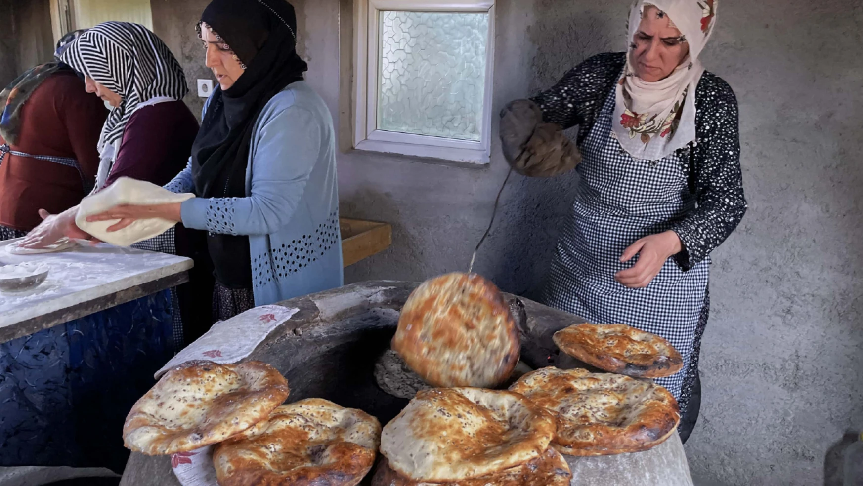 Köyde Kurduğu Tandır Ekmek Fırınında 7 Kadına İstihdam Sağladı
