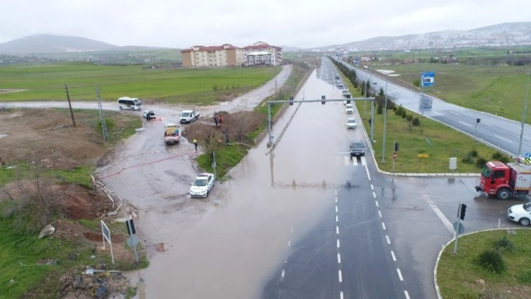 Elazığ'da Kuvvetli Yağış Hayatı Durma Noktasına Getirdi