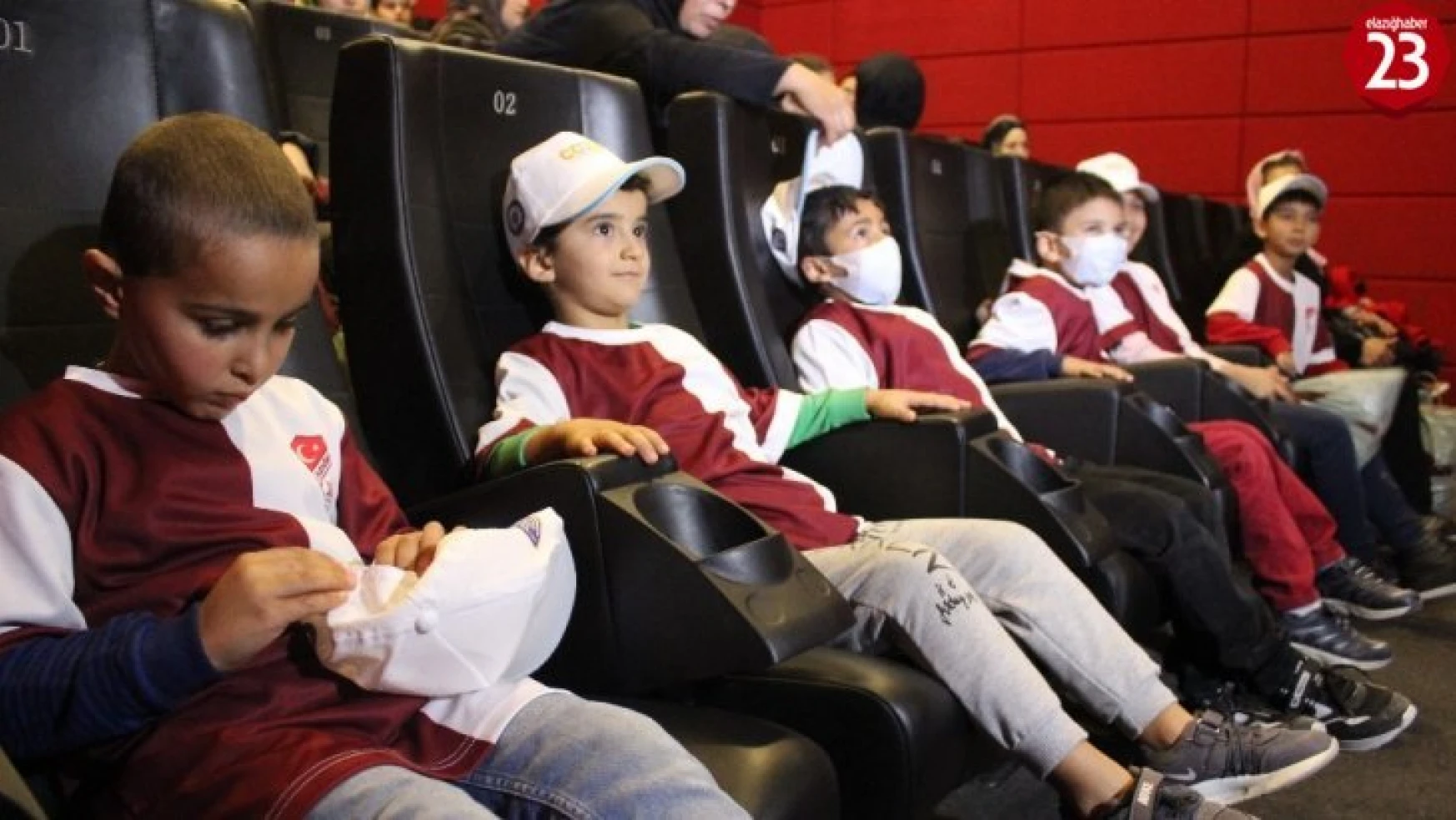 Lösemili çocuklara özel sinema etkinliği