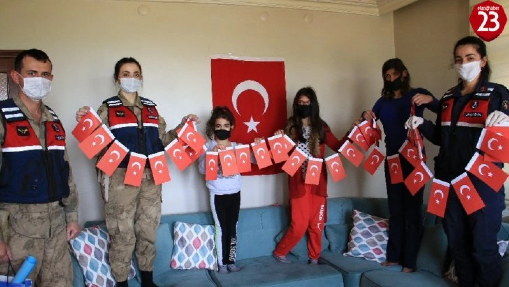 Mehmetçik, Hatice'nin Türk bayrağı talebi için seferber oldu