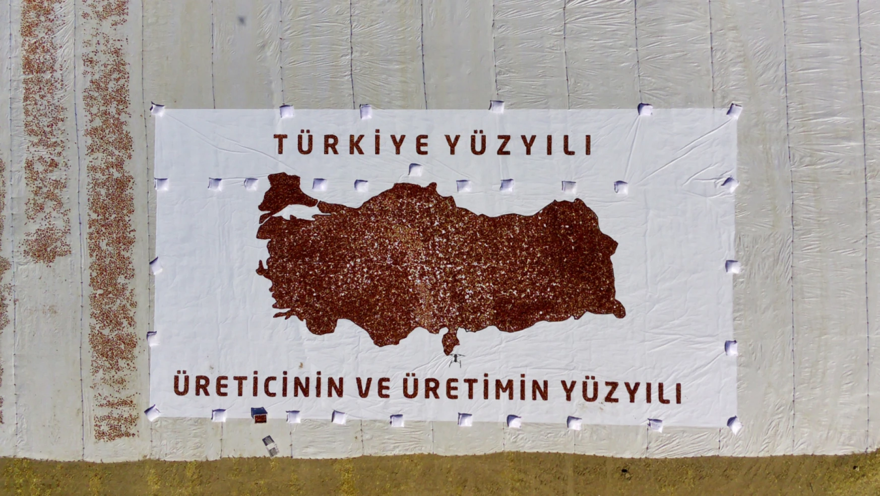 Mevsimlik Tarım İşçileri Kurutmalık Domateslerden Dev Türkiye Haritası Yaptı