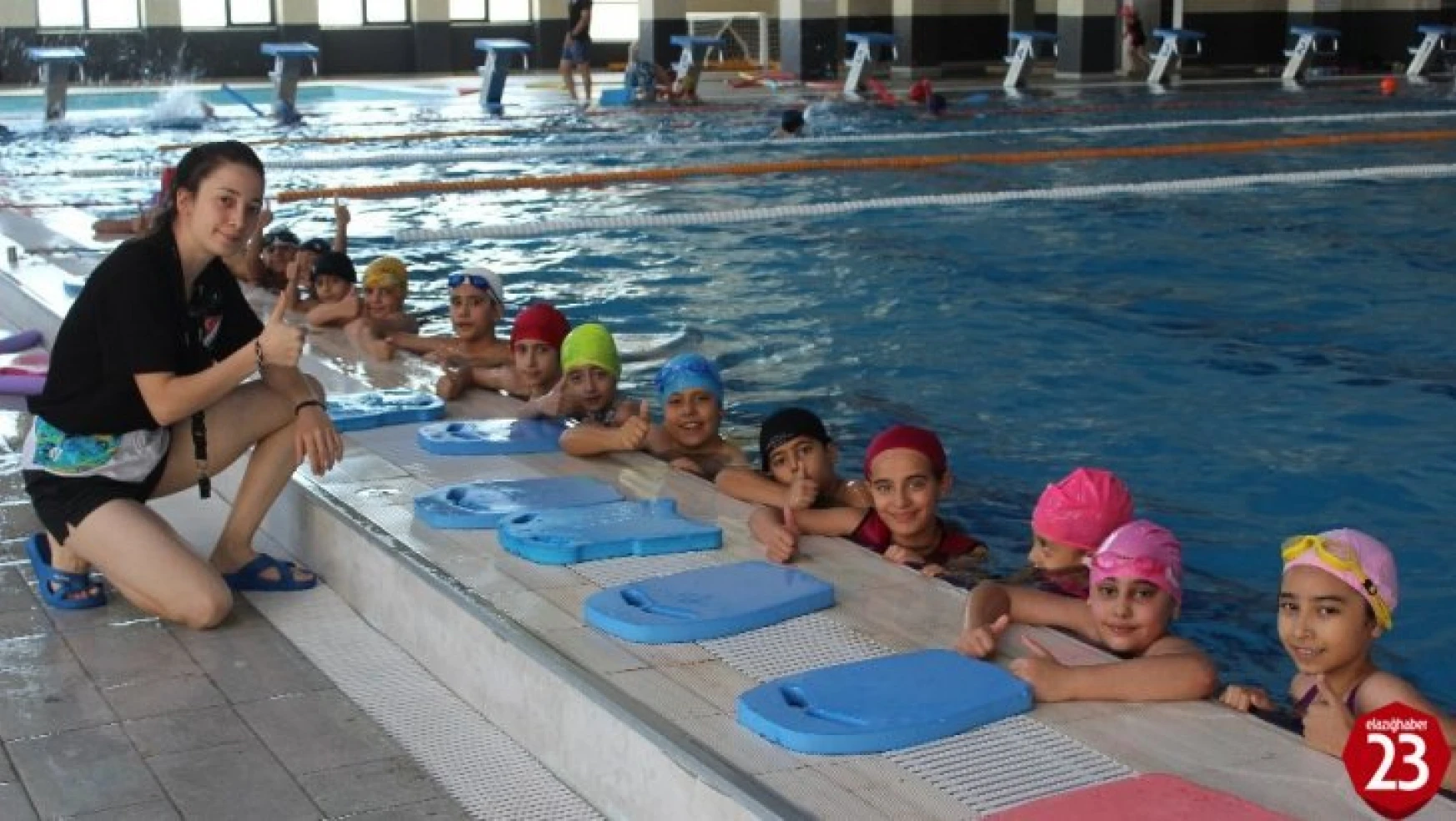 Elazığ'da Olimpik Havuzda, 2 Bin Çocuk, Yüzme Öğrendi