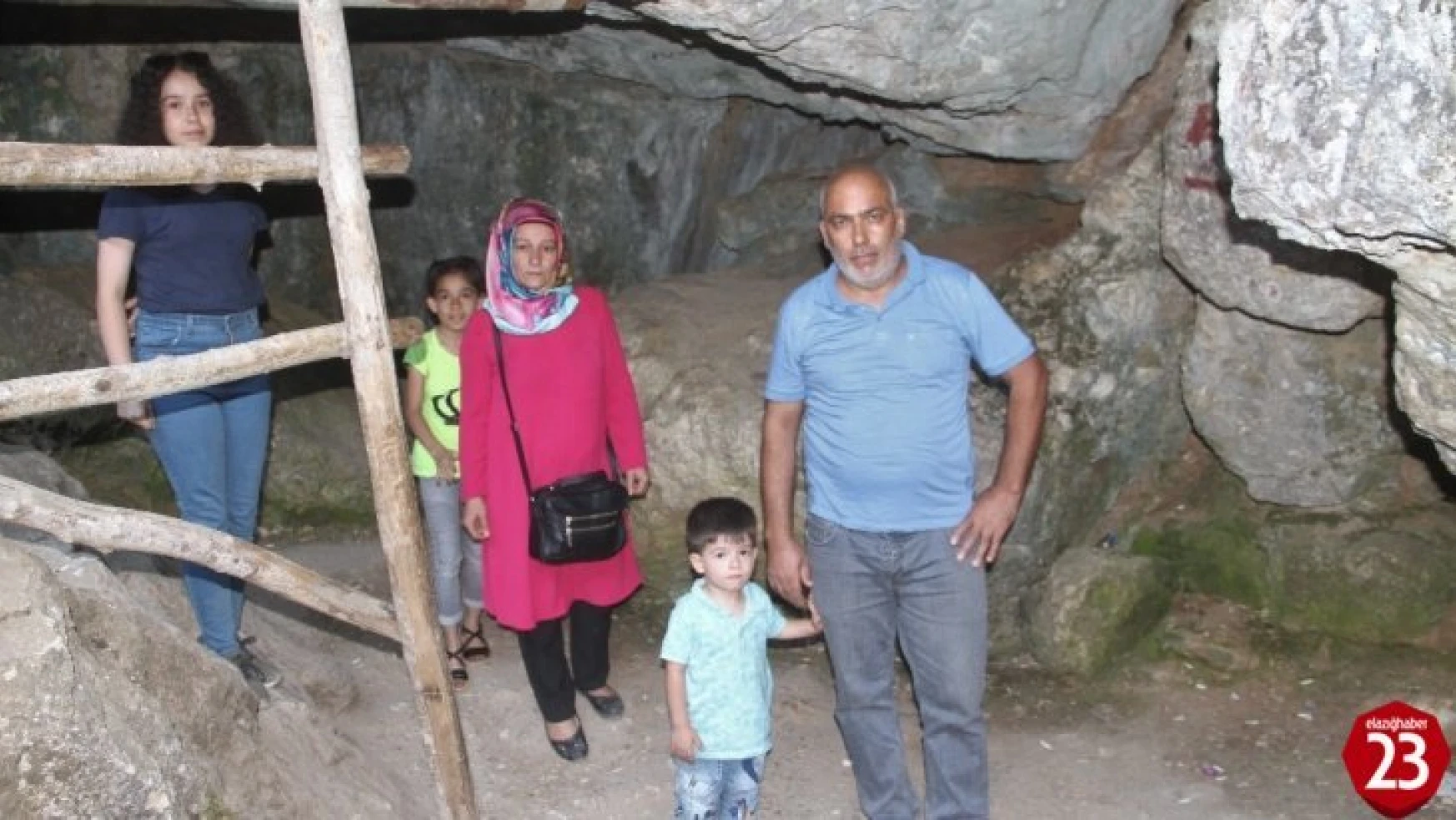 Elazığ'da Sıcak Günlerin Serinleten Durağı Buzluk Mağarası