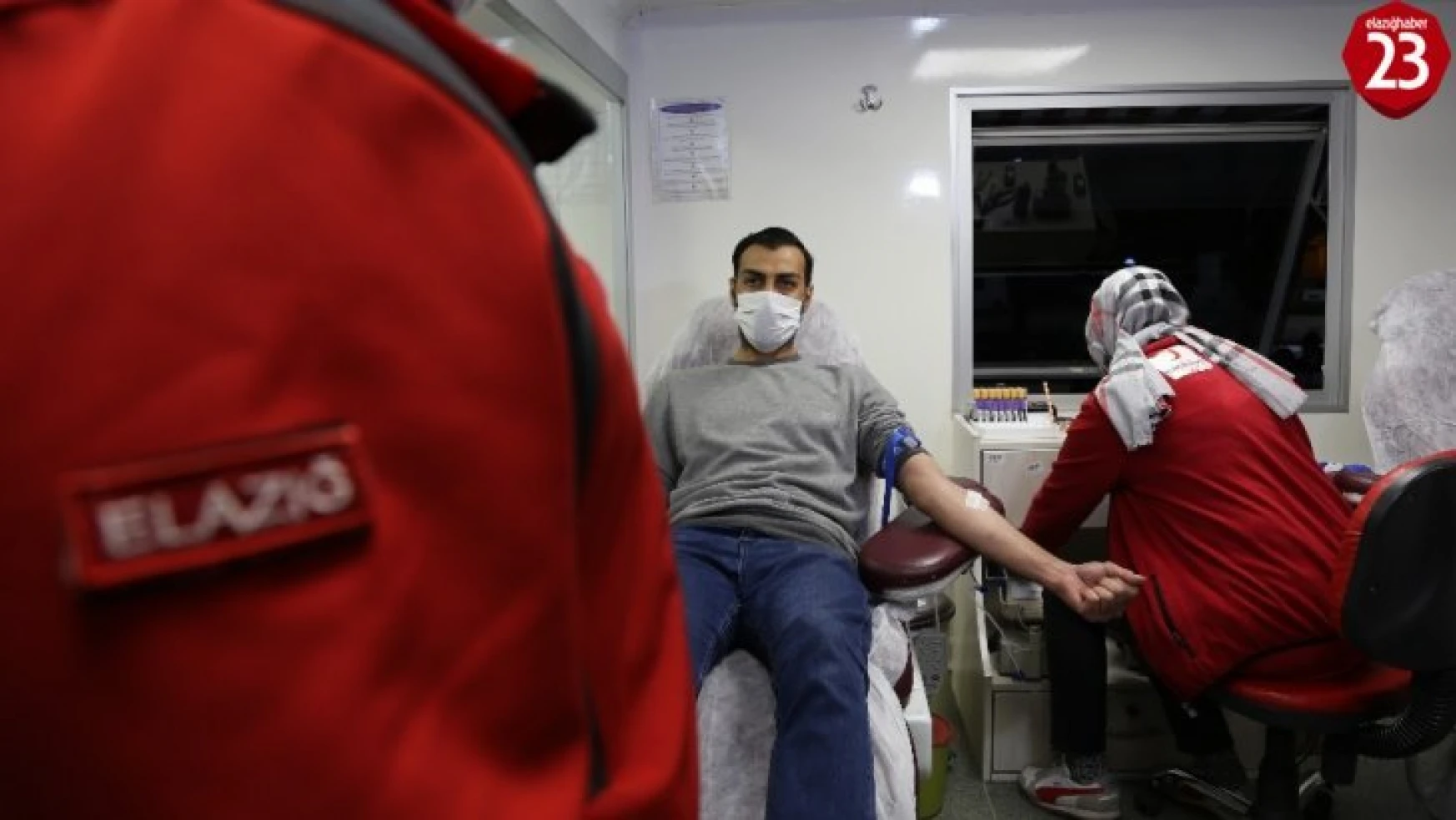 Suriye ve Afganlı vatandaşlardan Türk Kızılayı'na kan bağışı desteği
