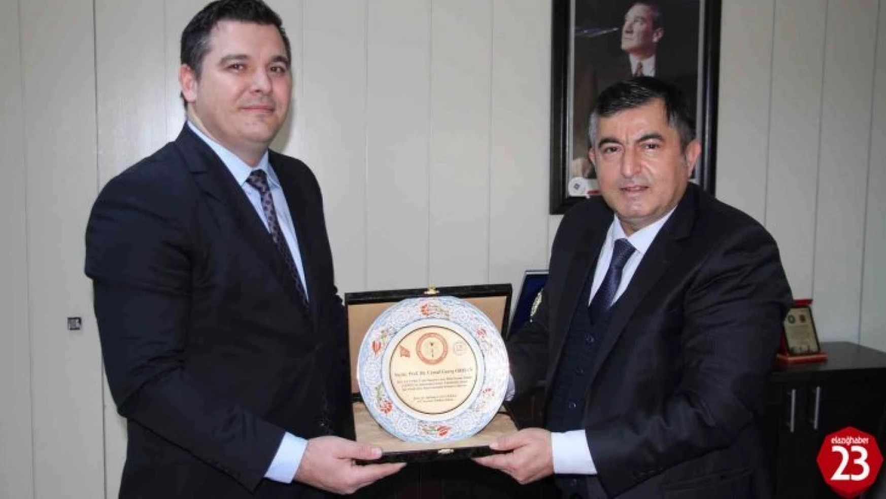 TÜBA-GEBİP ödülüne uzandı, plaketini Cumhurbaşkanı Erdoğan'dan alacak