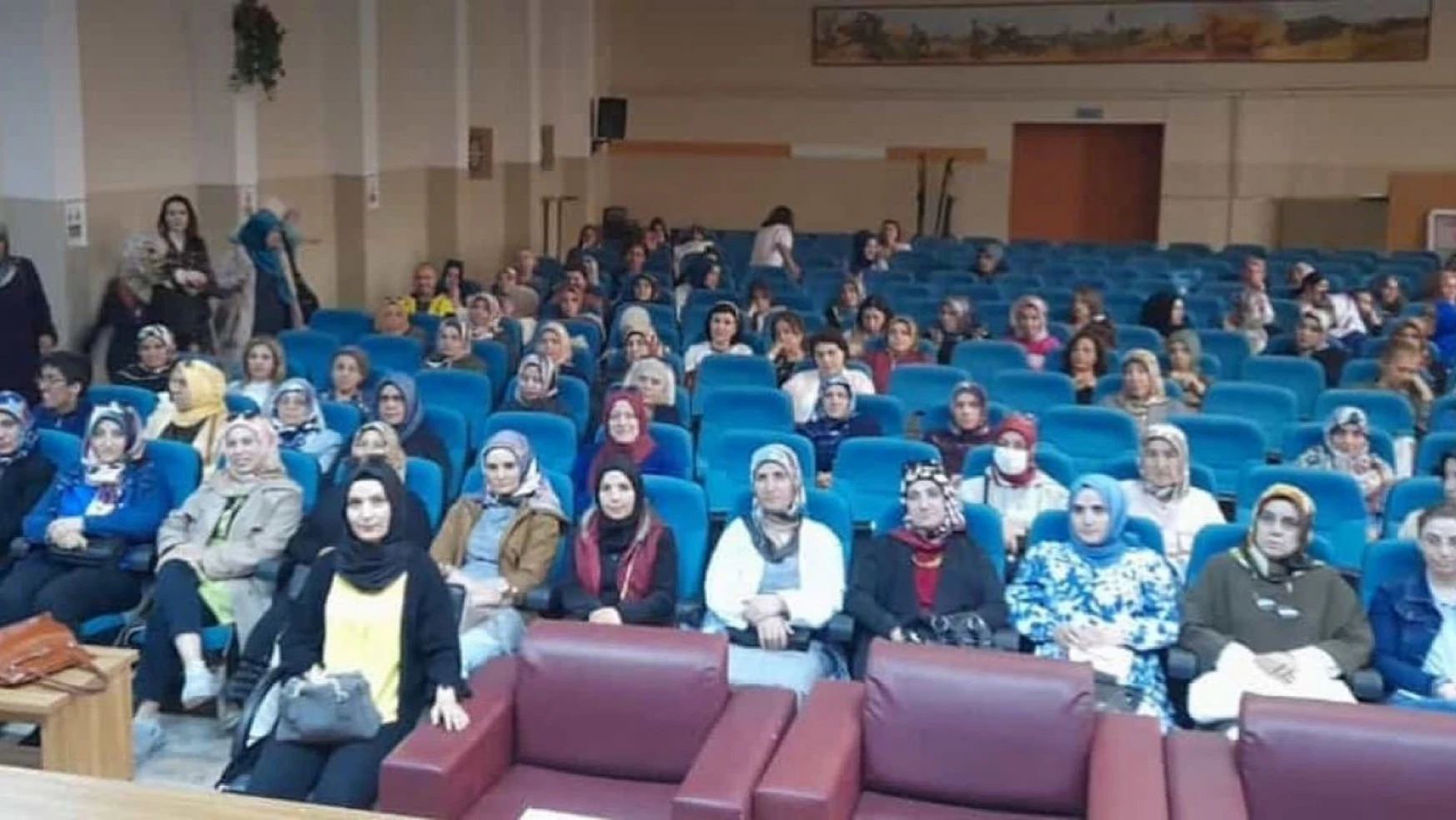 Usta öğreticilerine 'Türk Edebiyatında Aile' eğitimi verildi