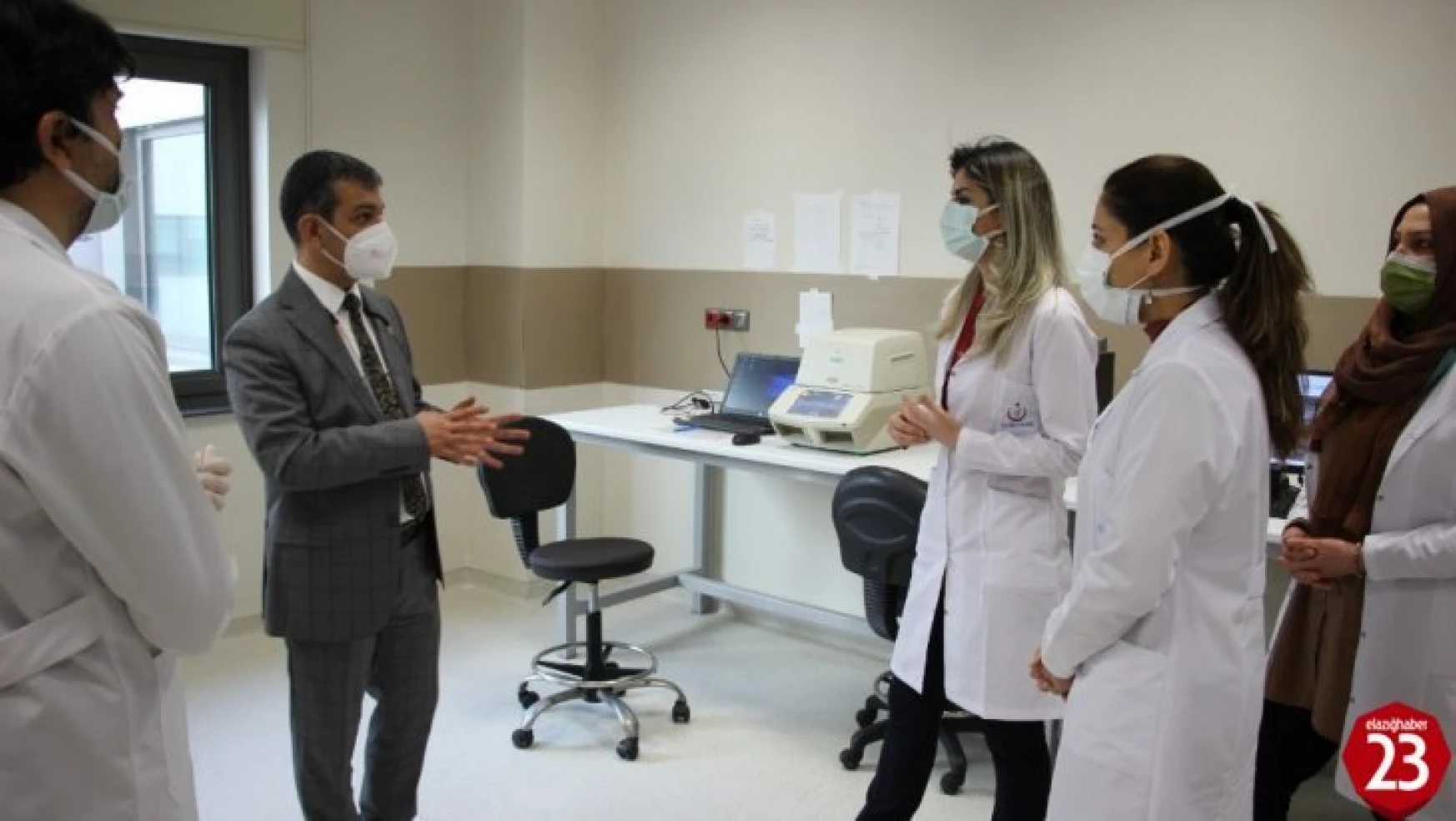 Vakaların yüzde 70 düştüğü Elazığ'da, şehir hastanesine ikinci PCR cihazı kuruldu