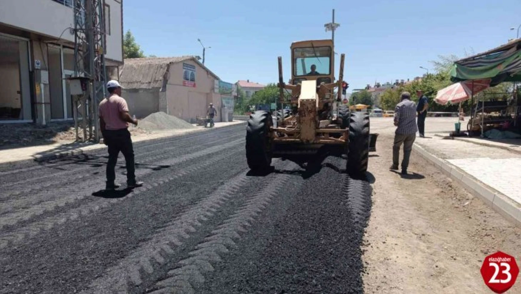 Yazıkonak'ta altyapı ve asfalt çalışması hız kesmeden devam ediyor