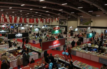Elazığ Belediyesi 6. Kitap Fuarı Açıldı: İlk Günden Ziyaretçi Akını