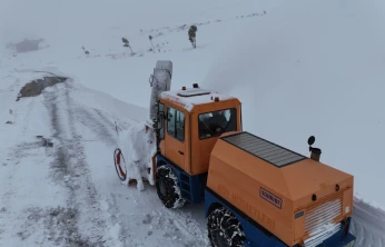Elazığ'da Karla Mücadele: 8 Köy Yolunda Çalışmalar Sürüyor