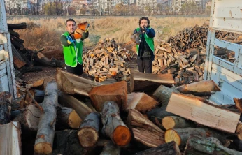 Elazığ İHH'dan 300 Aileye Yakacak Yardımı: 150 Ton Odun Dağıtıldı