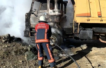 Elazığ İtfaiyesi 2025'te 2 Bin 900'ü Aşkın Olayda Vatandaşların Yanında Oldu