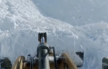 Palu'da Çığ Düştü! Tırnik Geçidi Ulaşıma Açıldı