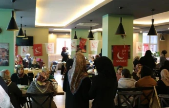 Saadet Partisi Kadın Kolları'ndan Öğretmenler Günü Programı: 'Bir Ülkenin En Büyük Gücü İmanlı ve İnançlı Evlatlarıdır'