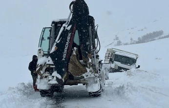 Şarampole Düşen Araç İl Özel İdaresi Ekiplerince Kurtarıldı