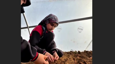 Arıcak'ta 'Minik Eller Toprakla Buluştu' Projesi: Okul Bahçesi Eğitim Serasına Dönüştü