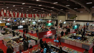 Elazığ Belediyesi 6. Kitap Fuarı Açıldı: İlk Günden Ziyaretçi Akını