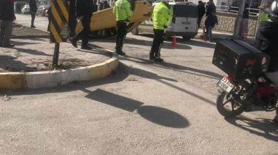 Elazığ'da Beton Mikseri ile Çarpışan Ticari Taksi Ters Döndü: 1 Yaralı