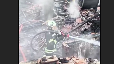 Elazığ'da Çatı Katı Yangını: Alevler Kısa Sürede Kontrol Altına Alındı