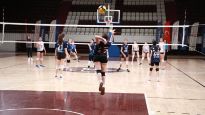 Elazığ'da Küçük Kadınlar Voleybol İl Birinciliği Tamamlandı